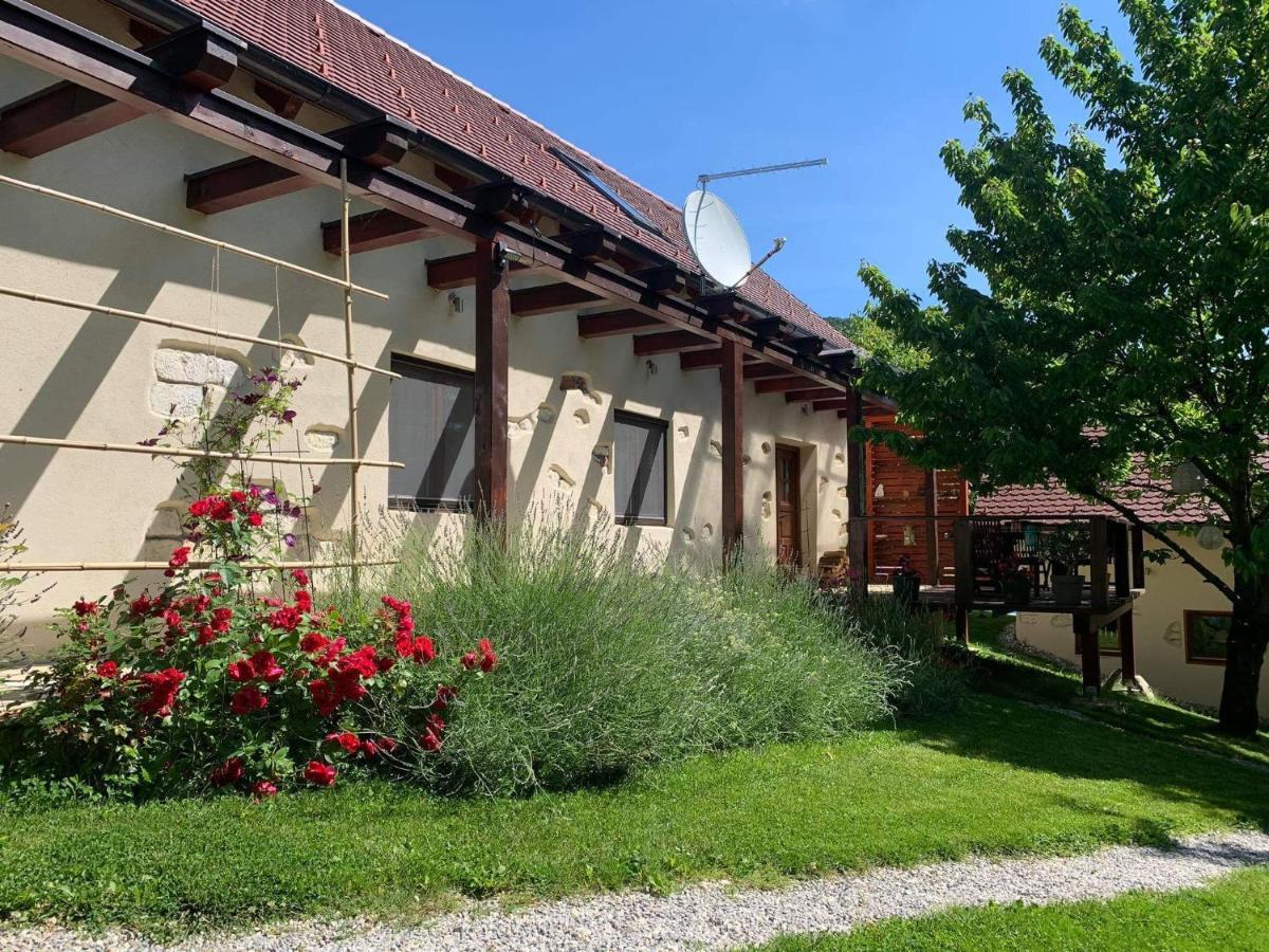 Holiday Home Luka 10 Kalnik Exterior foto